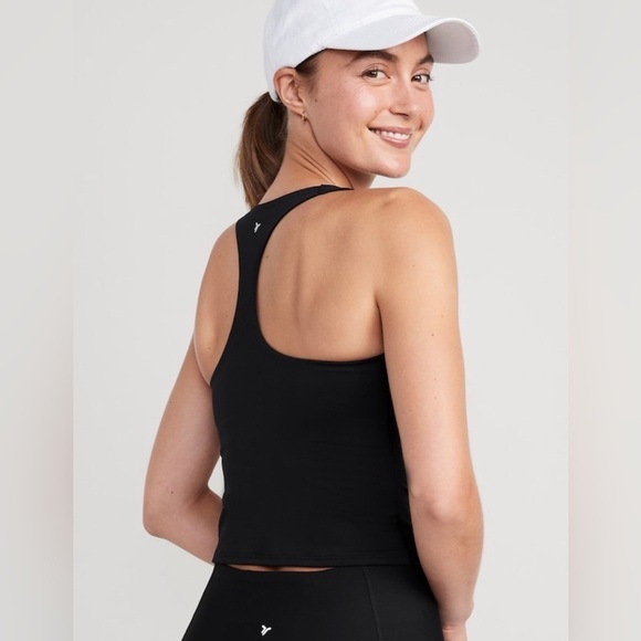 NWOT! Old Navy Black PowerSoft Cropped Shelf-Bra Tank Top 🤎 - Picture 2 of 7